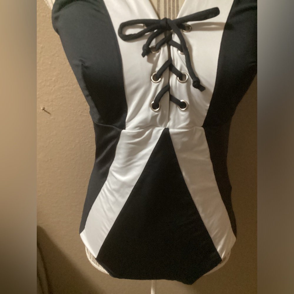 NEWT CITY CHIC MESSINA SWIMMING SUIT SIZE plus XS - Picture 4 of 16